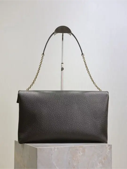 LE CASSANDRE series envelope chain clutch