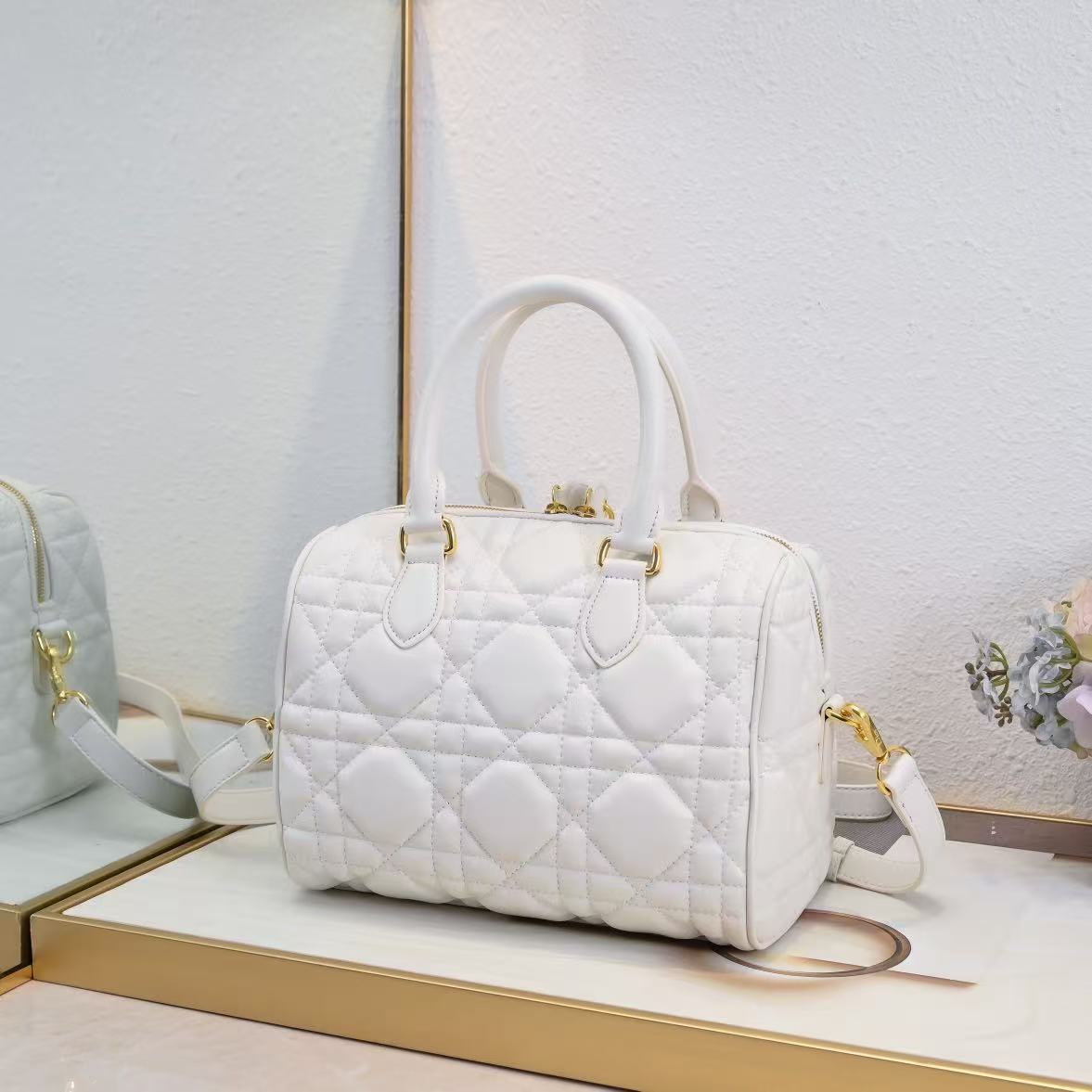 Groove 25 handbag