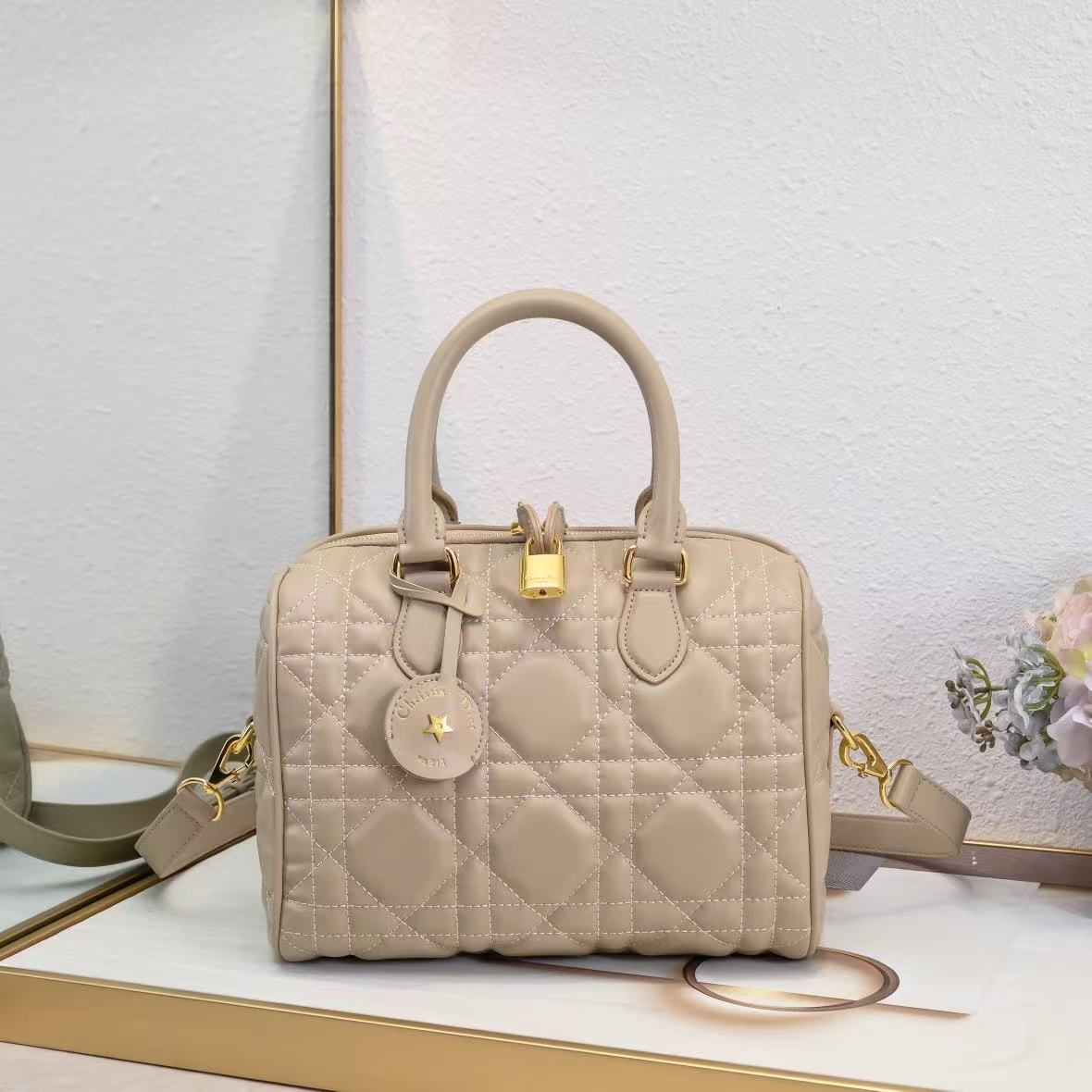 Groove 25 handbag