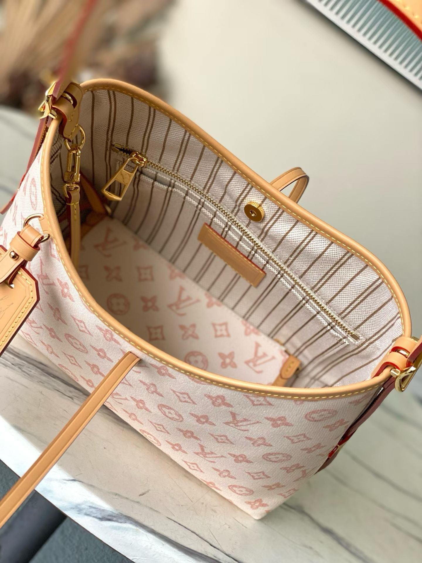 2026 CarryAll MM (Medium) Handbag in Linen Monogram Origine Lin Coated Canvas M27948